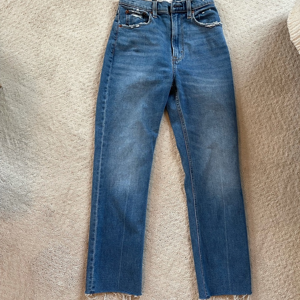 Women’s Abercrombie & Fitch ankle straight high rise jean